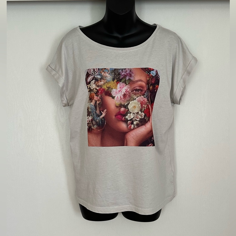 ROMEO & JULIETA Women's Light Grey T-Shirt With Roll-up Sleeves Size M